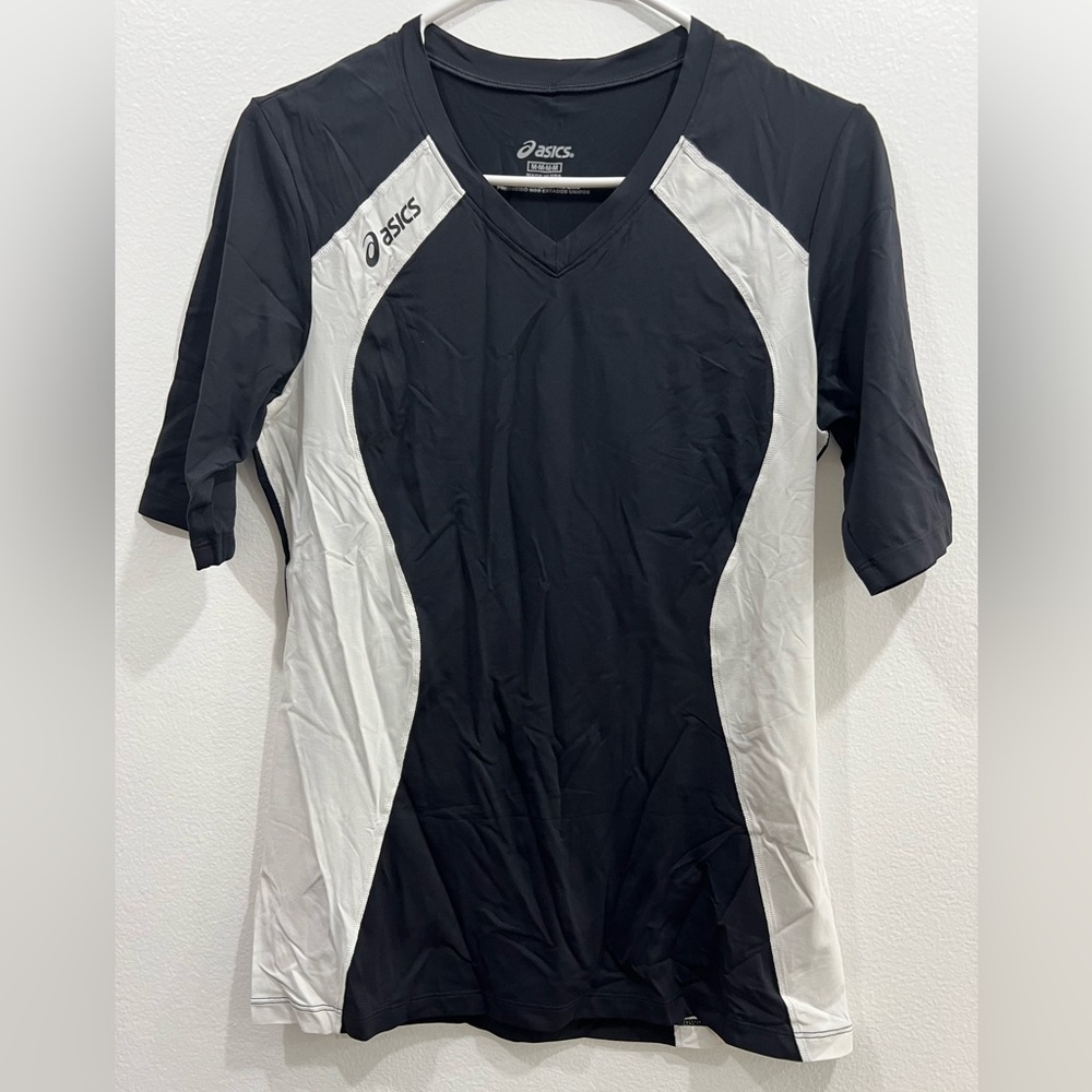Asics sports shirt size M for Women